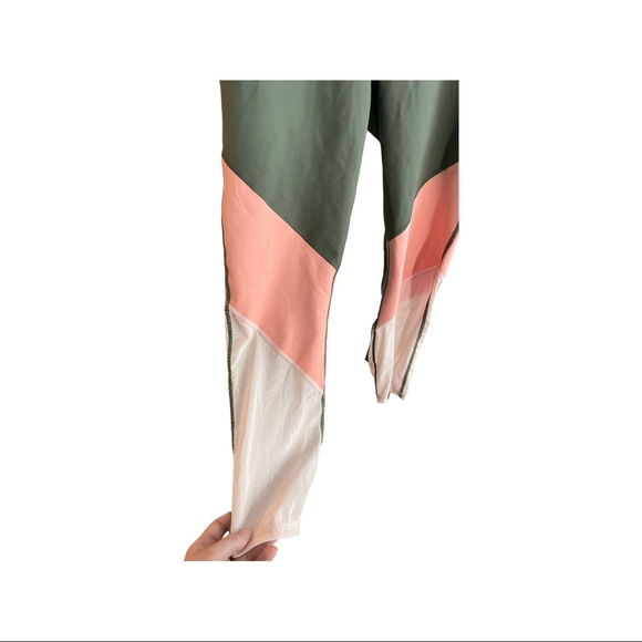 FABLETICS Zone Powerhold plus high waisted color block mesh 7/8 workout tights - Picture 5 of 7